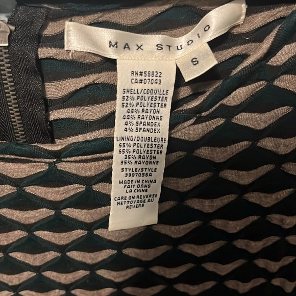 Max studios geometric dress 3/4 length sleeves - Picture 4 of 4